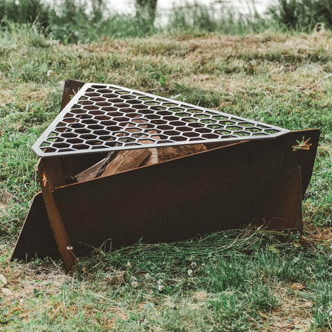 Brasero chauffage exterieur  en acier corten avec grille pour cuisson